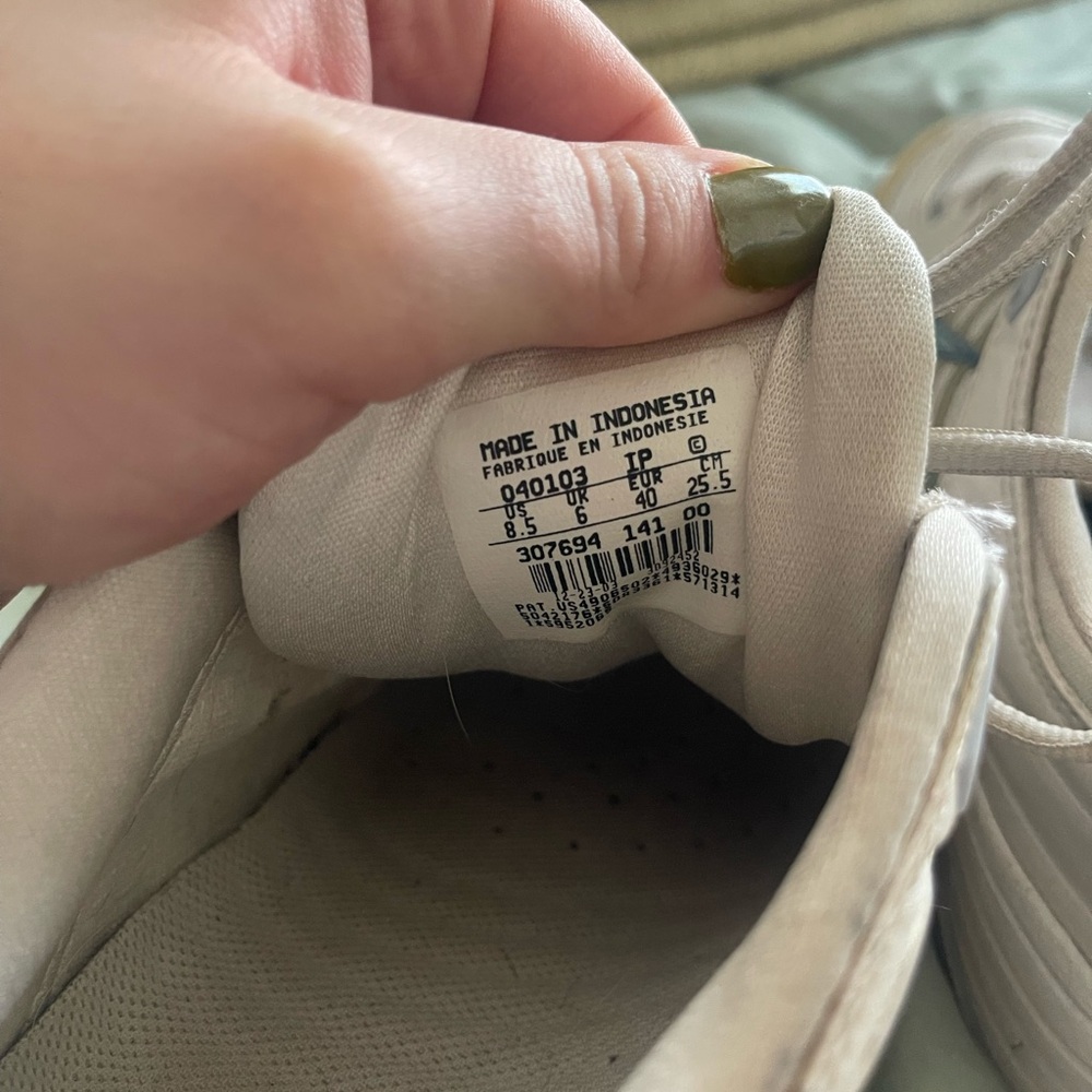Nike Zoom Air Sneakers - Picture 2 of 9